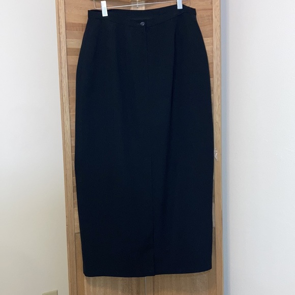 Womens size 14P Villager long black pencil skirt womens 14 Petite lined NWT - Picture 5 of 6